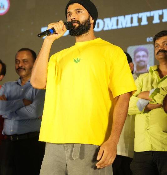Star Hero Vijay Devarakonda Attends Darshaka Sanjeevani Mahotsavam event as Chief Guest