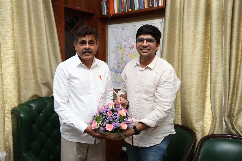 ‘Chinnari Kittayya…’ from ‘Ari’ Released by BJP MP Konda Vishweshwar Reddy
