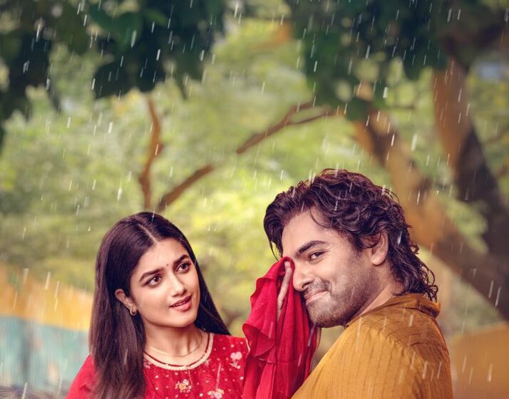 RAPO22 – Ram Pothineni and Bhagyashri Borse Shine In New Year Special Poster
