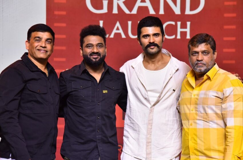 సినిమాల్లోకి రావాలనుకునే వారికోసం దిల్ రాజు డ్రీమ్స్ లాంటి అద్భుతమైన ప్లాట్ఫామ్ క్రియేట్ చేసిన దిల్ రాజు గారికి అభినందనలు – విజయ్ దేవరకొండ