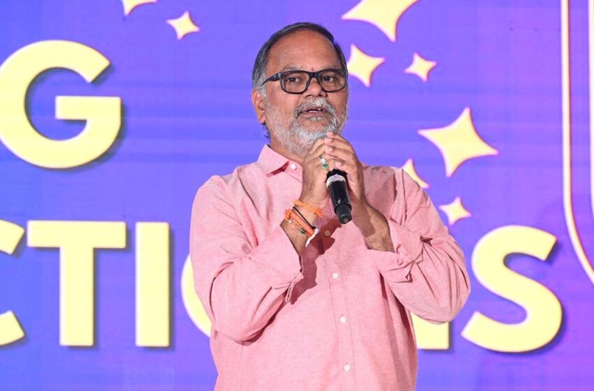 సినిమా ఆగితే పస్తులతో పడుకోవాల్సిందే -దర్శకుడు వి.ఎన్. ఆదిత్య