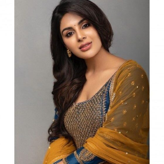 Samyuktha Film Titled The Black Gold – First Look to Unveil Tomorrow