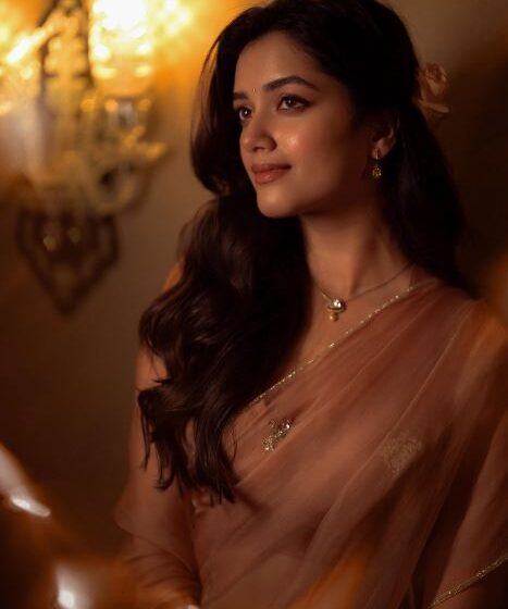  కాంతలో కుమారి క్యారెక్టర్ కంప్లీట్ పెర్ఫార్మెన్స్ ఓరియెంటెడ్ క్యారెక్టర్ – భాగ్యశ్రీ బోర్సే