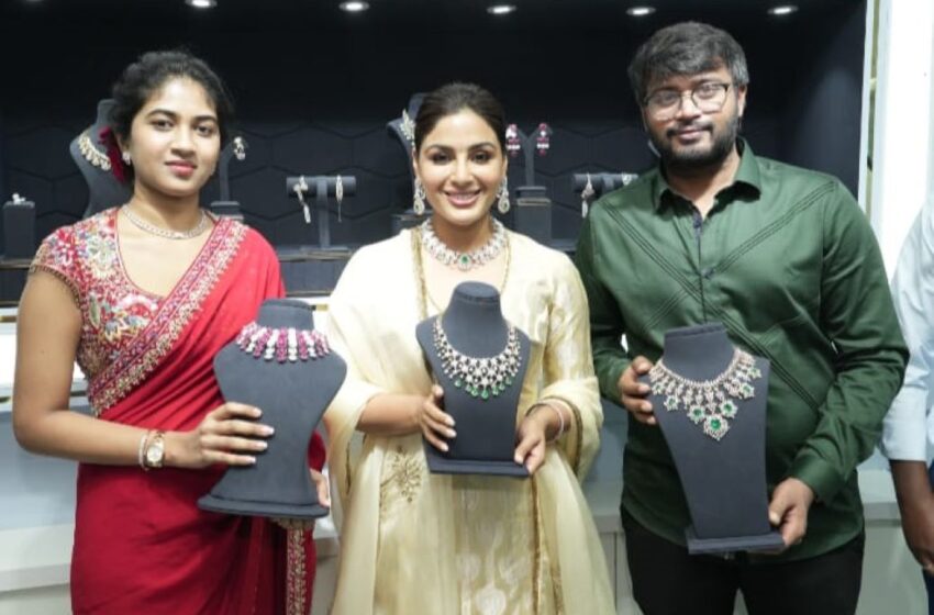 Grand Opening of Ladia Diamond Jewellery in Visakhapatnam – Actress Samyuktha Menon Graces the Event