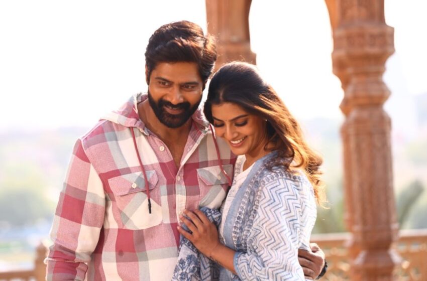 Varalaxmi, Naveen Chandra’s Love Song from Police Complaint Launched
