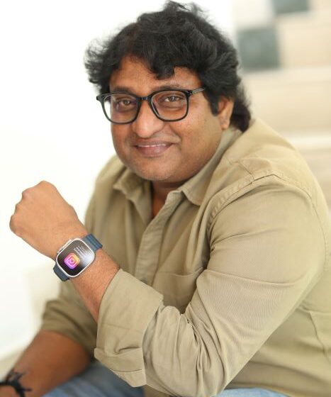  పెద్ది కథ విన్న తర్వాత 20 నిమిషాల పాటు మనిషిని కాలేకపోయాను..పెద్ది కోసం 70-80 పీరియడ్ ని రిక్రియేట్ చేశాం – అవినాష్ కొల్లా