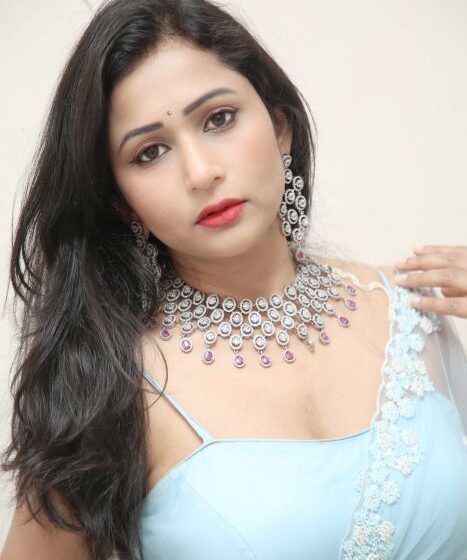  బ్యూటీ విత్ బ్రెయిన్స్ అనిపించుకోవడమే నా లక్ష్యం – జో శర్మ
