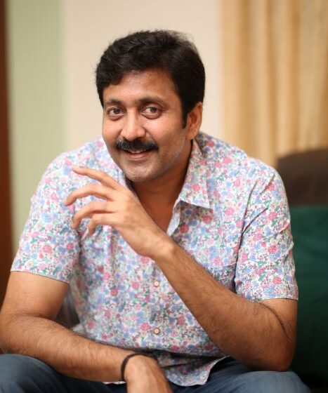  Transfer Trimurthulu Is a Family Entertainer with Thrilling Elements – Vadde Naveen