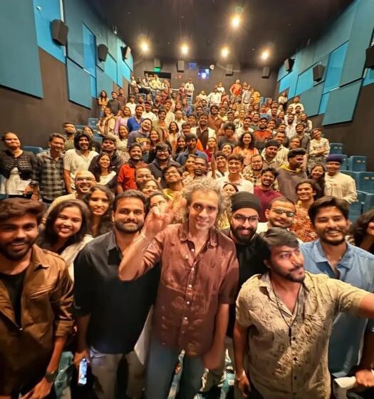 Imtiaz Ali Visits Hyderabad to Celebrate the Success of Main Vaapas Aaunga